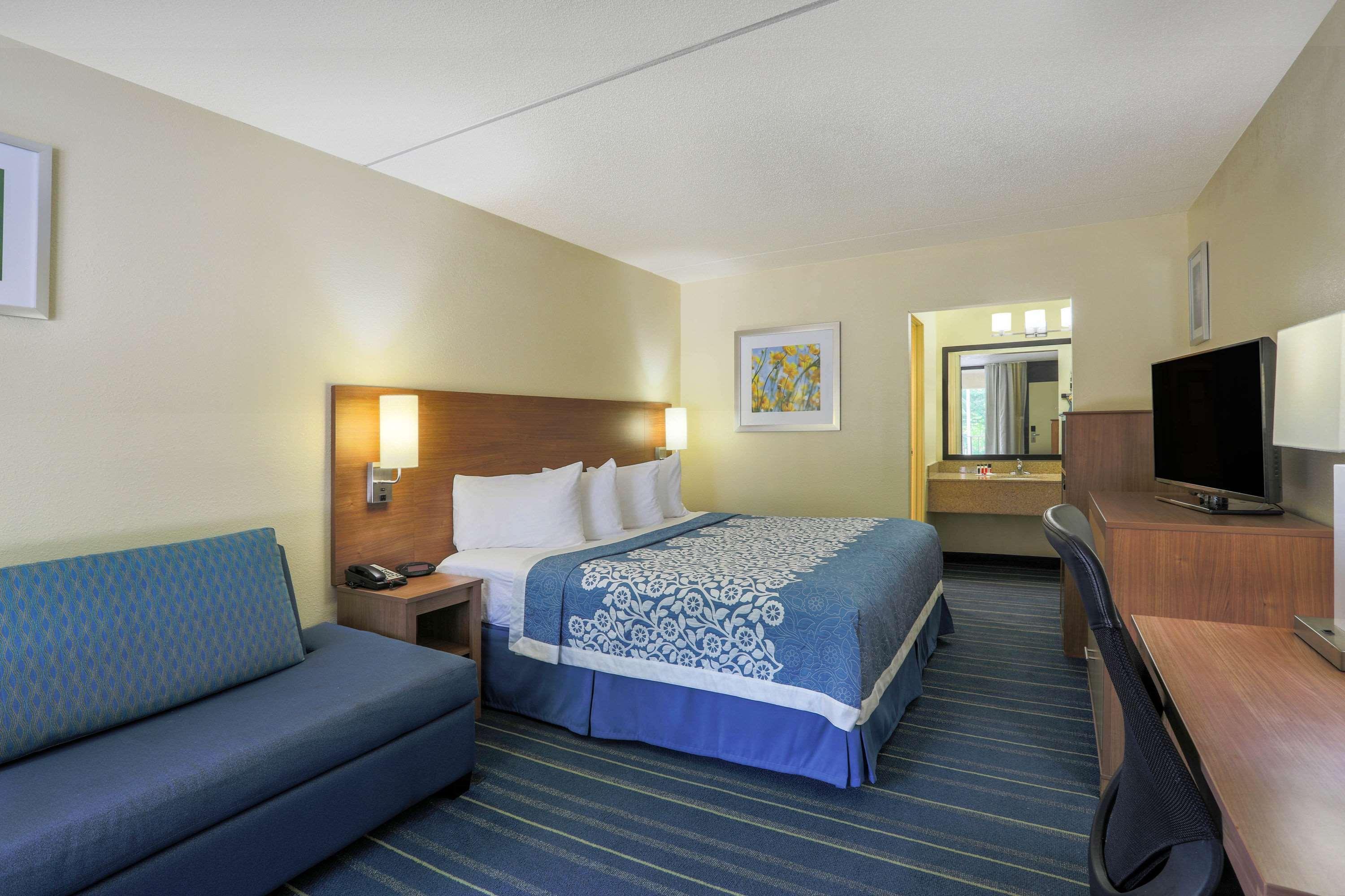 Days Inn By Wyndham Newark Wilmington Exterior foto