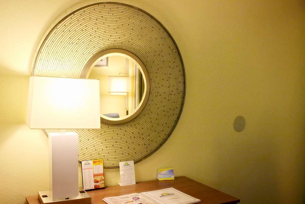 Days Inn By Wyndham Newark Wilmington Zimmer foto