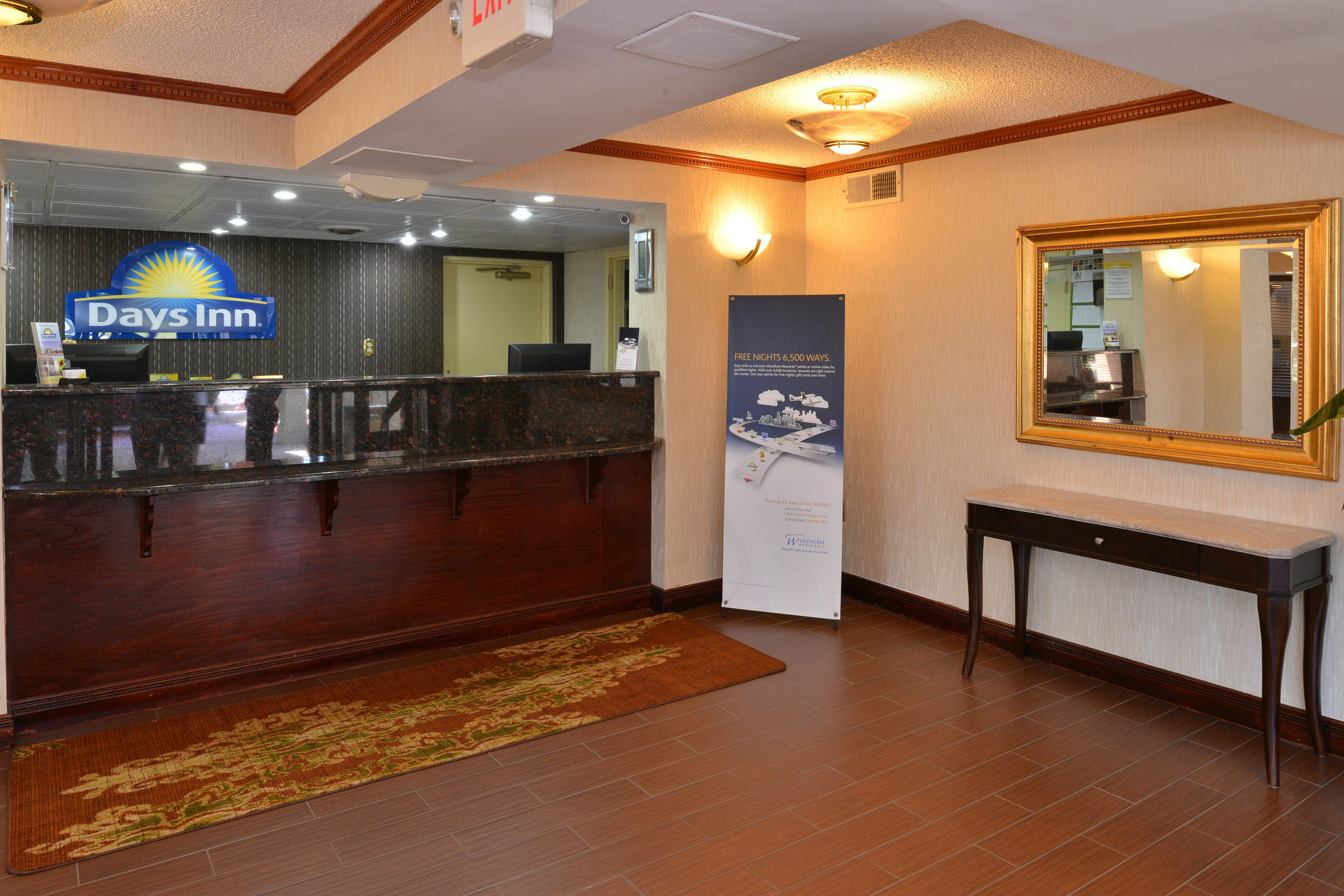 Days Inn By Wyndham Newark Wilmington Exterior foto